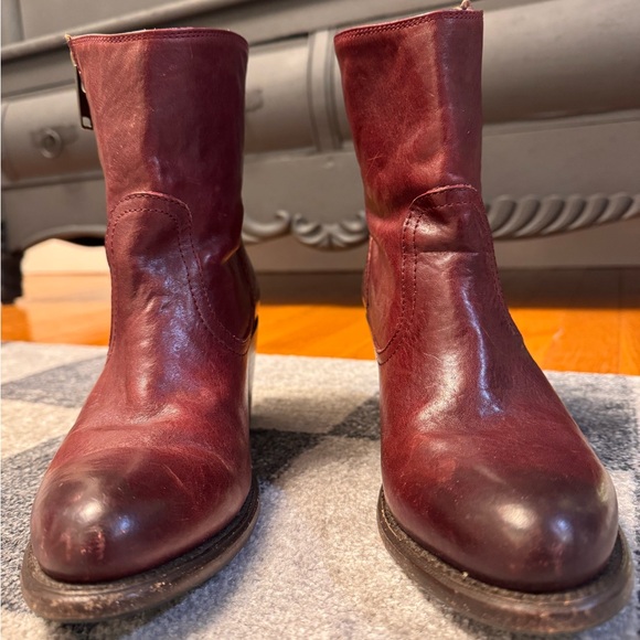 Frye Oxblood short western boot. - Picture 7 of 9